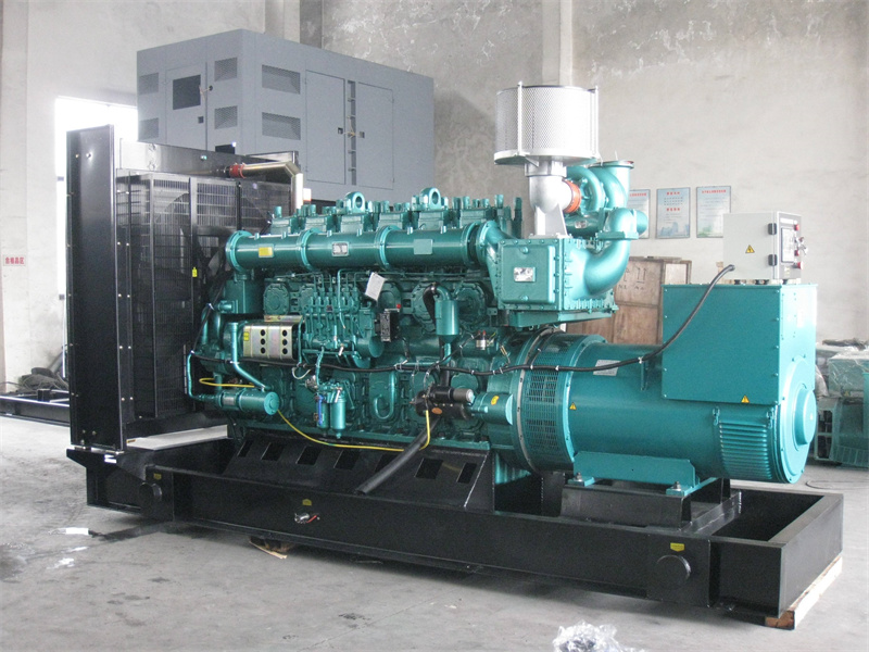 北流200KW 柴油发电机的油耗是多少？