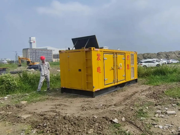 北流200KW柴油发电机机组每小时的油耗量受哪些因素影响？